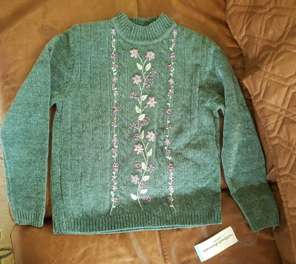 Alfred Dunner Sweater Womens Size Petite L Jade Ebroidered Purple Flowers New