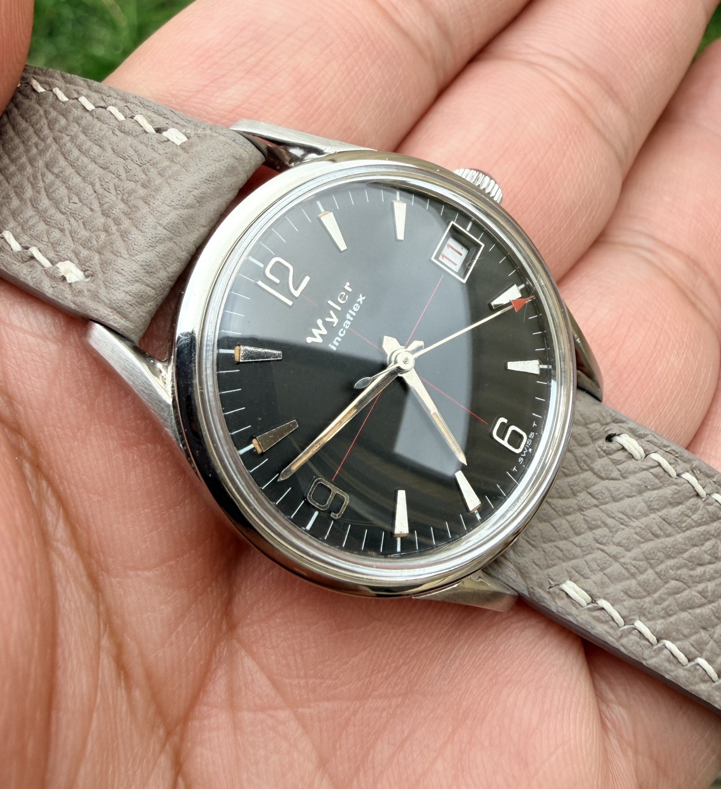 Wyler Incaflex Vintage Manual Winding Rare Crosshair Black Dial 