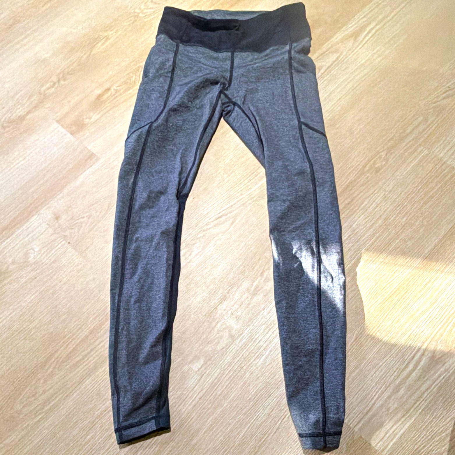 lululemon athletica Gray Black Women’s Ankle Leggings Solid Pockets Logo lululemon athletica Gray Black Women’s Ankle Leggings Solid Pockets Logo