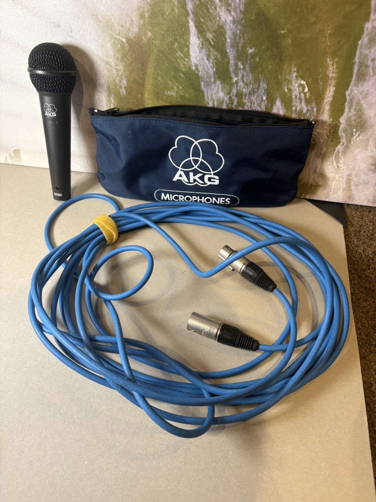 AKG D790 Handheld Vocal Microphone - Black AKG D790 Handheld Vocal Microphone - Black