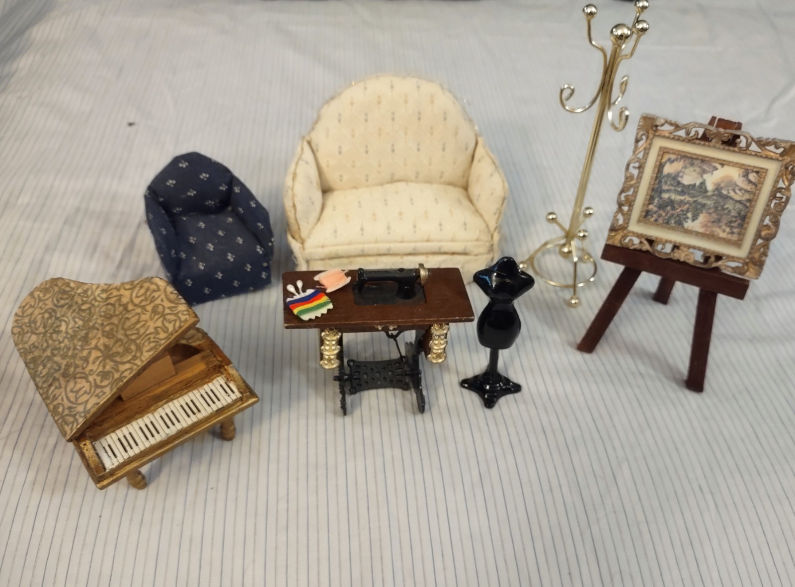 1:12 Dollhouse Miniatures Furniture Lot loveseat Coat Rack Sewing set art piano