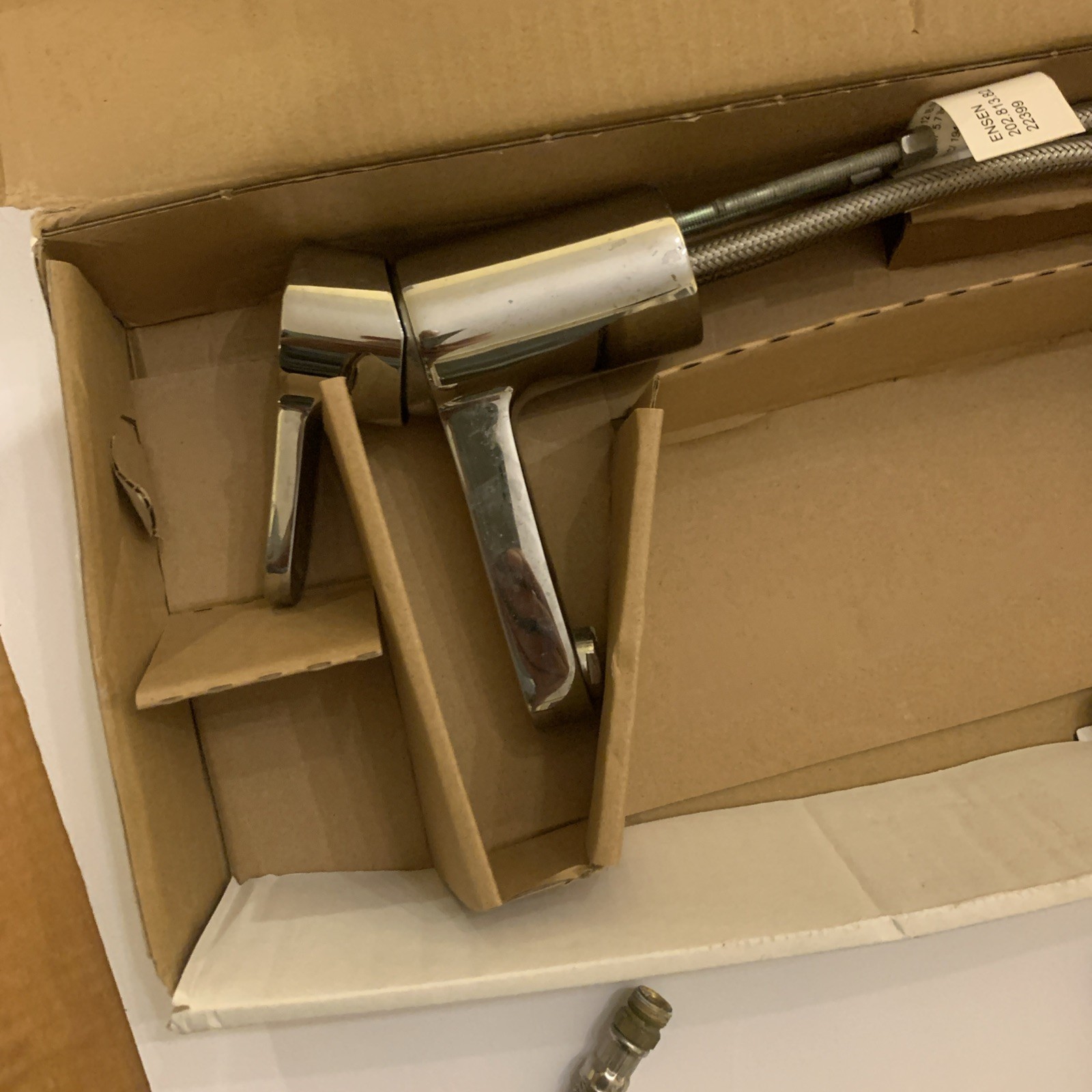 Delta 35874LF-CZ, Open Box. Please See Photos To Make Sure Is Included.