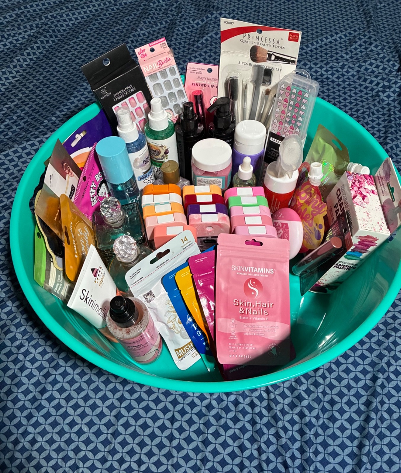 Dollar tree large bundle Dollar tree large bundle