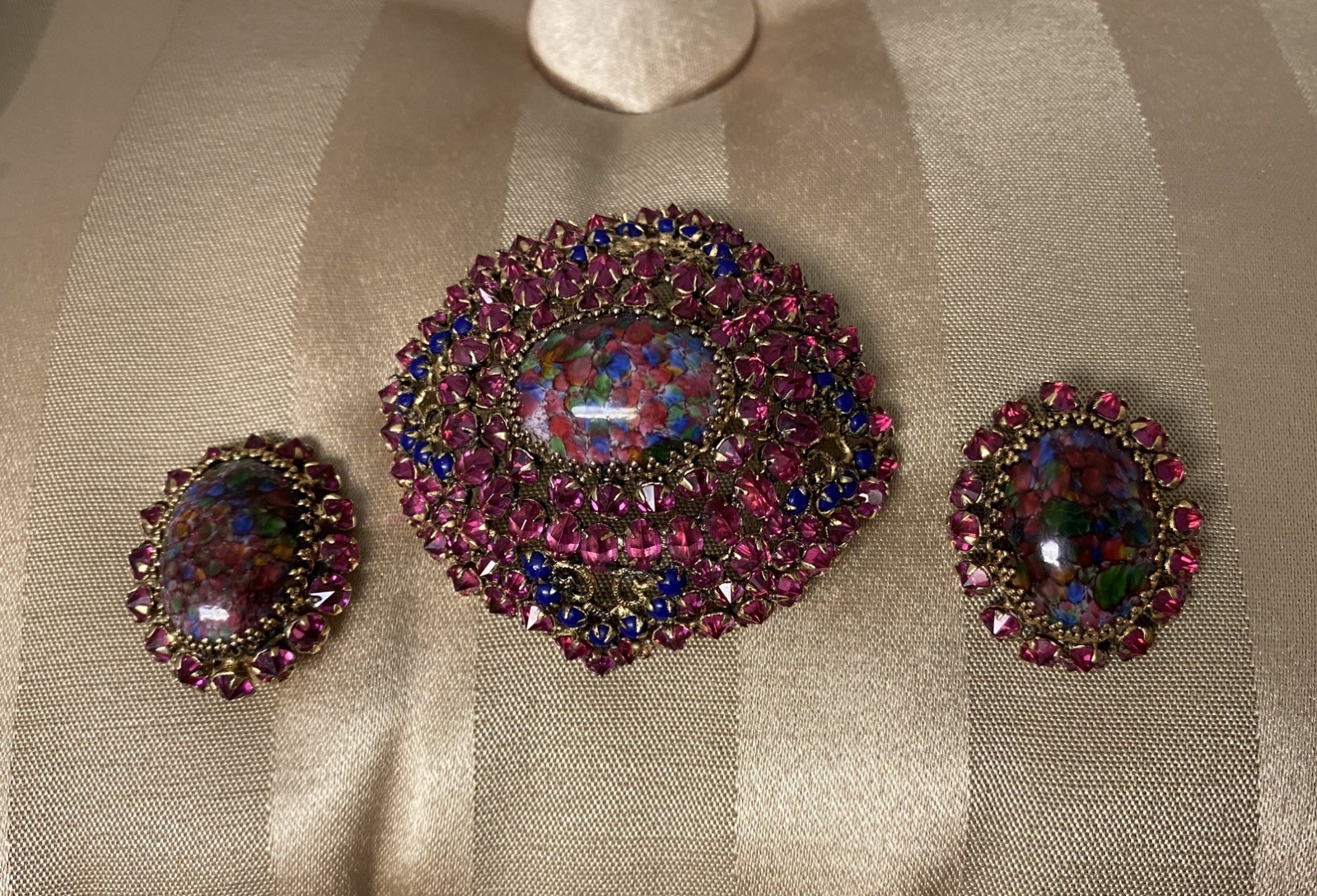Schreiner NY  Magenta  & Blue Set Domed Oval Art Glass Large Brooch & Earrings