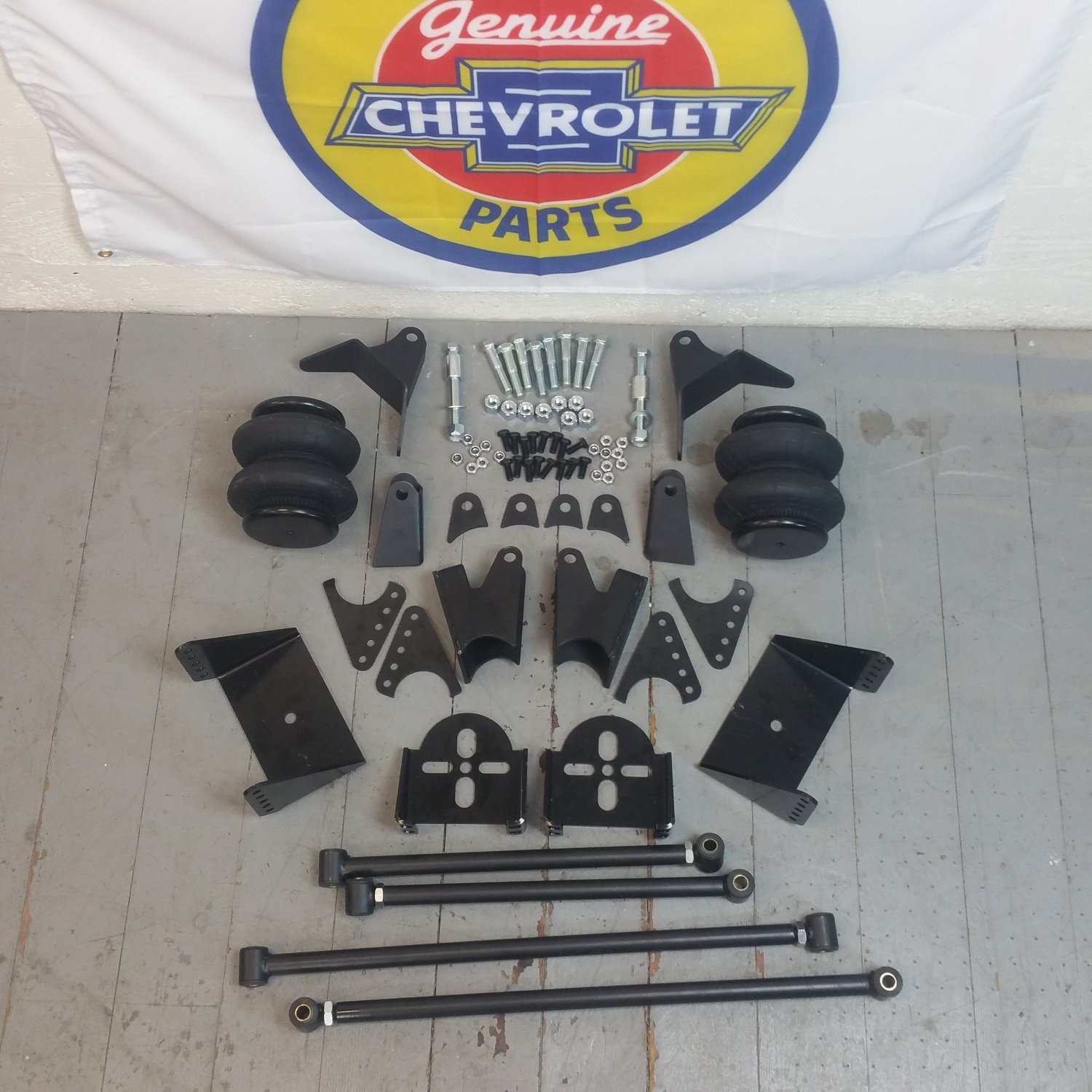 2600lb  Bags Triangulated Full Size 4 Link Kit for 1980 - 1988 Chevy Truck
