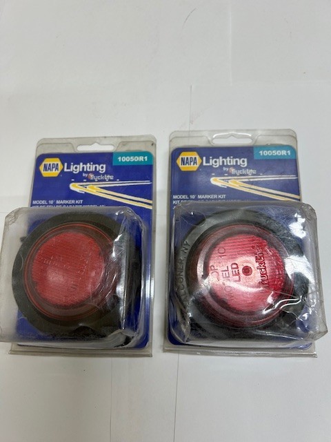 2 X NAPA / Truck-Lite 10050R 10 Series Red LED 2.5 2 X NAPA / Truck-Lite 10050R 10 Series Red LED 2.5
