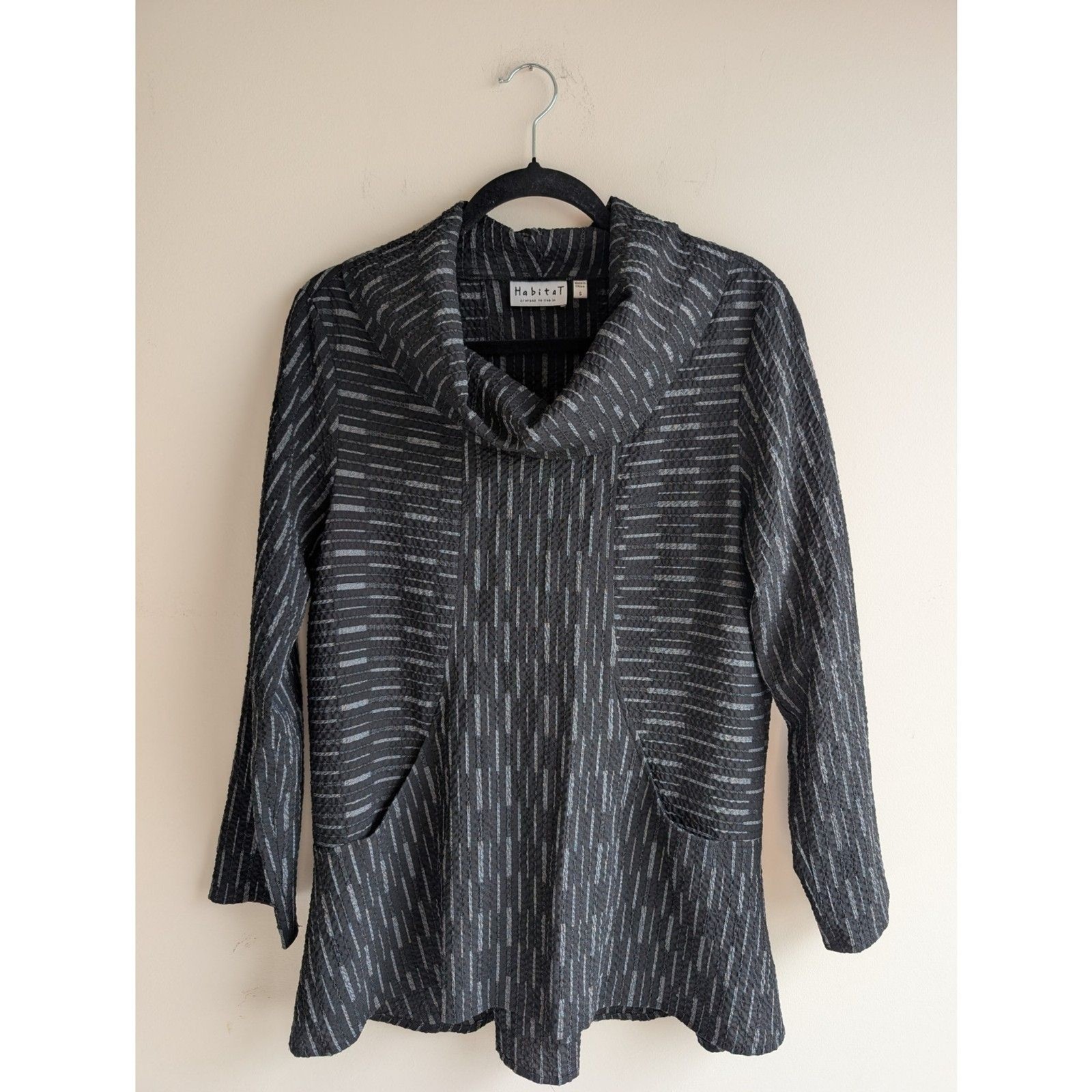 Habitat Clothes to Live In Women S Black Gray Cowl Neck Long Sleeve Top Crinkle Habitat Clothes to Live In Women S Black Gray Cowl Neck Long Sleeve Top Crinkle