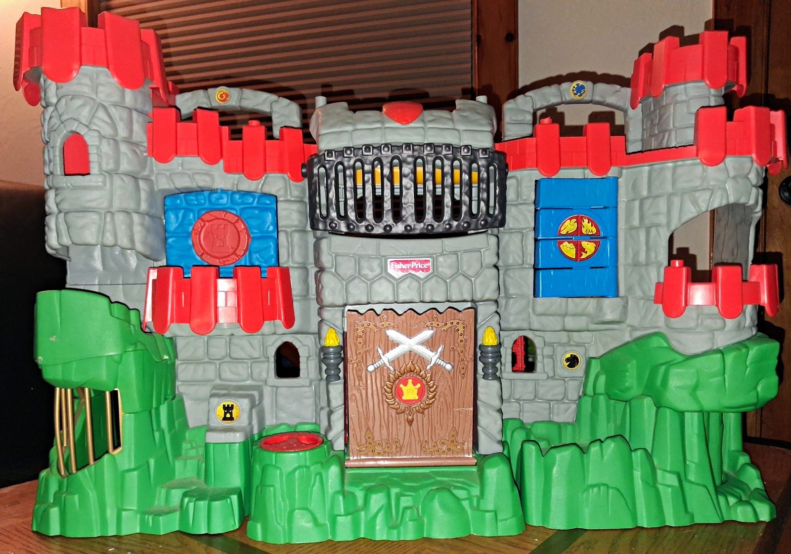 Vintage 2002 Fisher-Price Great Adventures Castle Playset