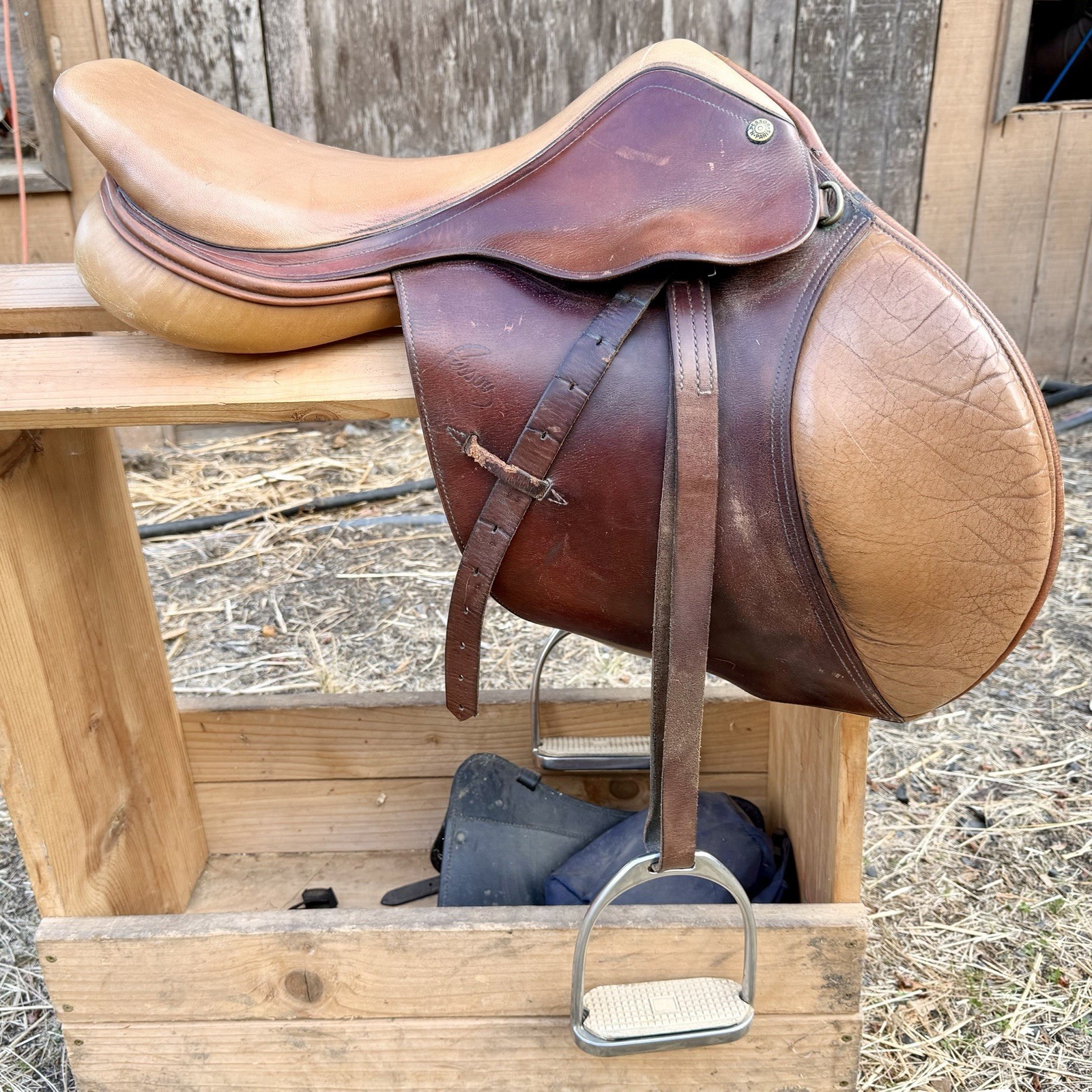 Pessoa Paris Jump Saddle 17.5 MW Fixed Tree Vintage Late 90s/Early 00s Excellent