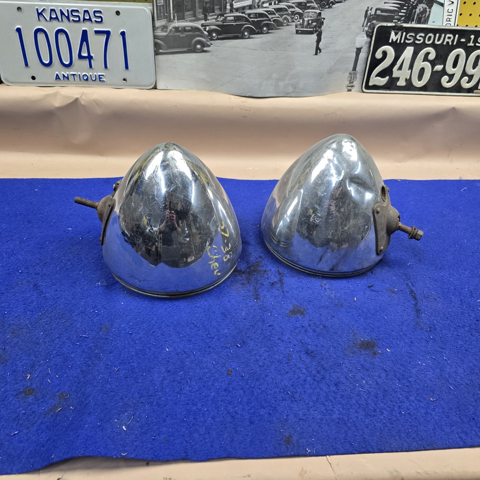 1929,1930,1931 Chevrolet headlight buckets pair chrome chevy GUIDE shell only 1929,1930,1931 Chevrolet headlight buckets pair chrome chevy GUIDE shell only
