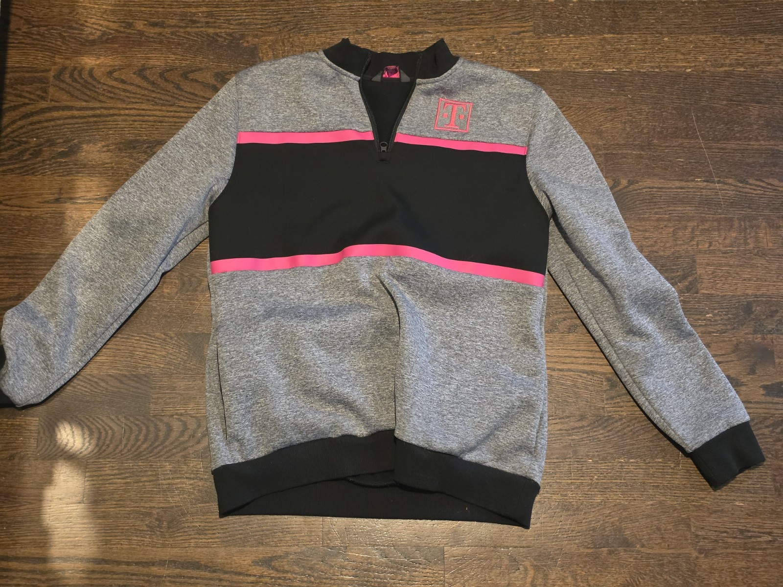 T-Mobile Experience Store Emoloyee Uniforms Womens Size Large Lot 6 Items T-Mobile Experience Store Emoloyee Uniforms Womens Size Large Lot 6 Items
