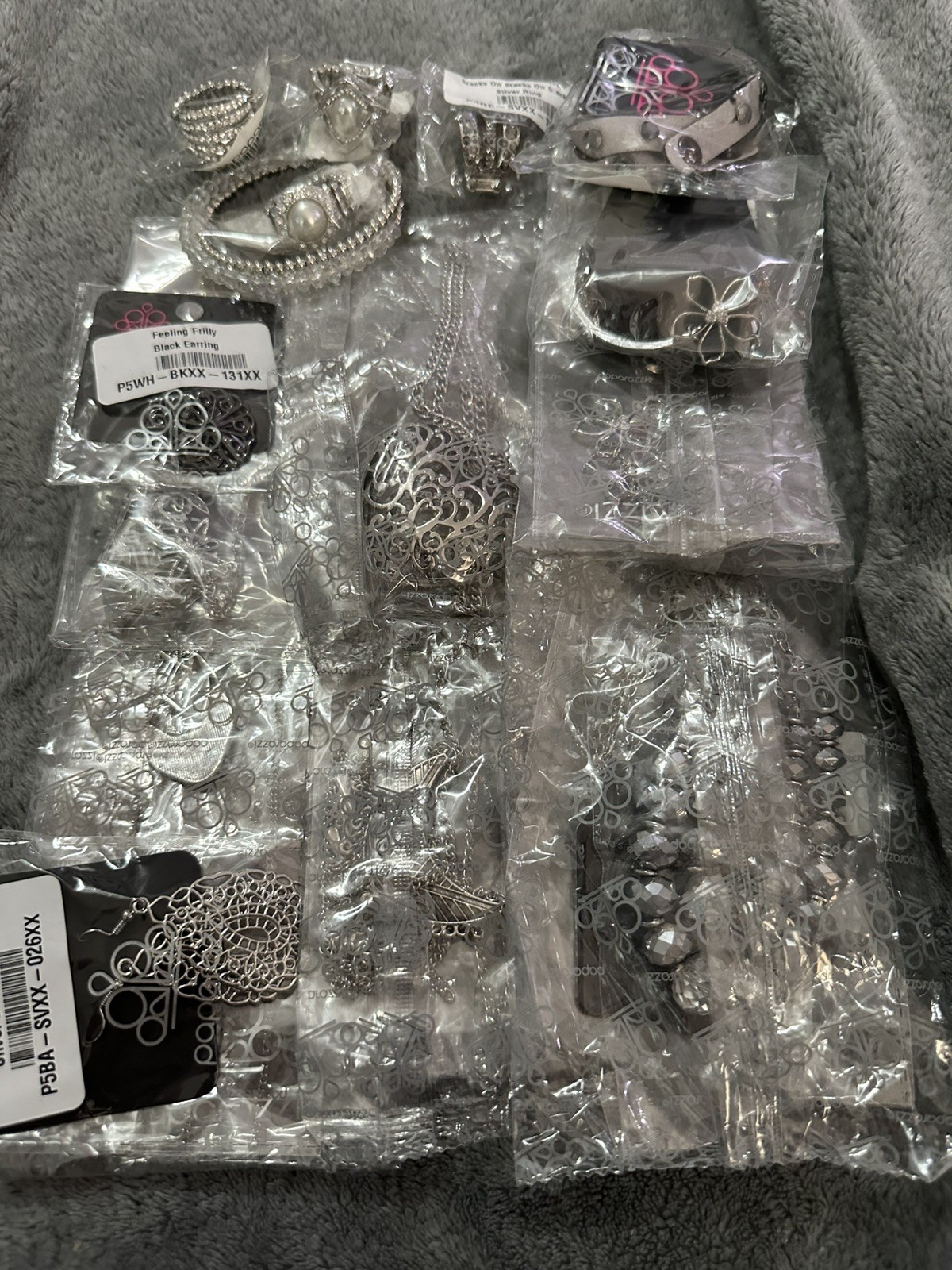 15 Pieces Paparazzi Mixed Jewelry Silver/Gray Necklace Earrings Bracelet Ring 15 Pieces Paparazzi Mixed Jewelry Silver/Gray Necklace Earrings Bracelet Ring