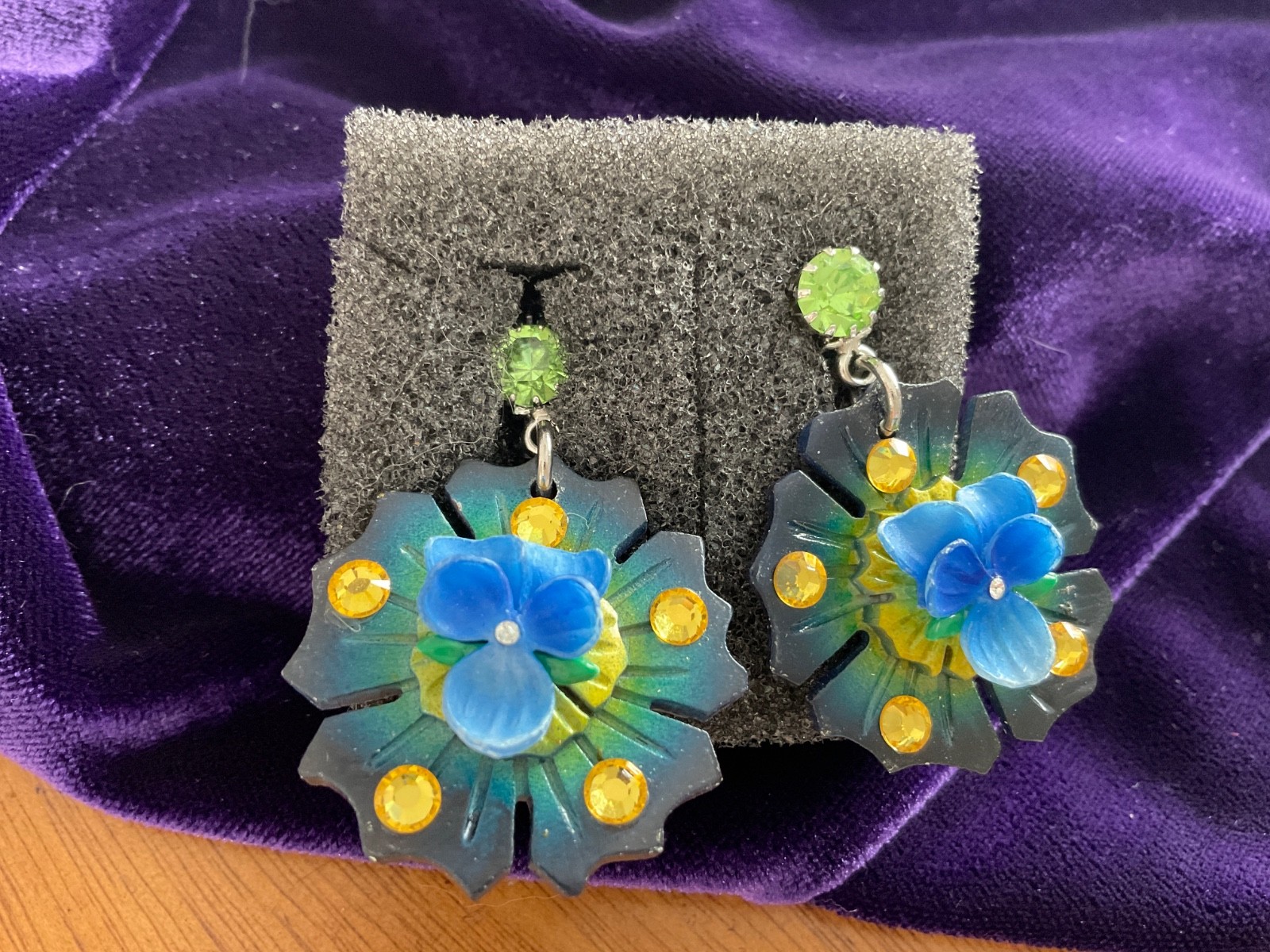 Authentic Tarina Tarantino Layered Lucite Flower Drop Earrings Swarovski Crystal