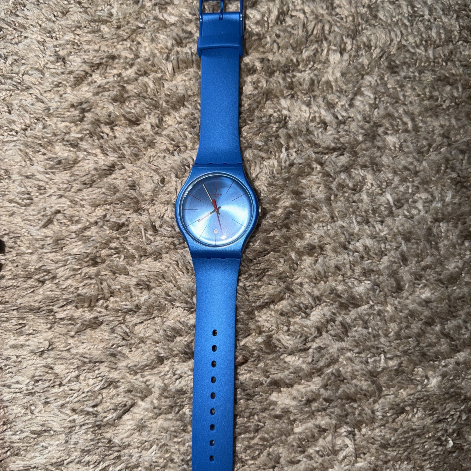 New Rare Swiss Made Swatch Essentials Lagoonazing SUOS401 41MM Electric Blue Qua