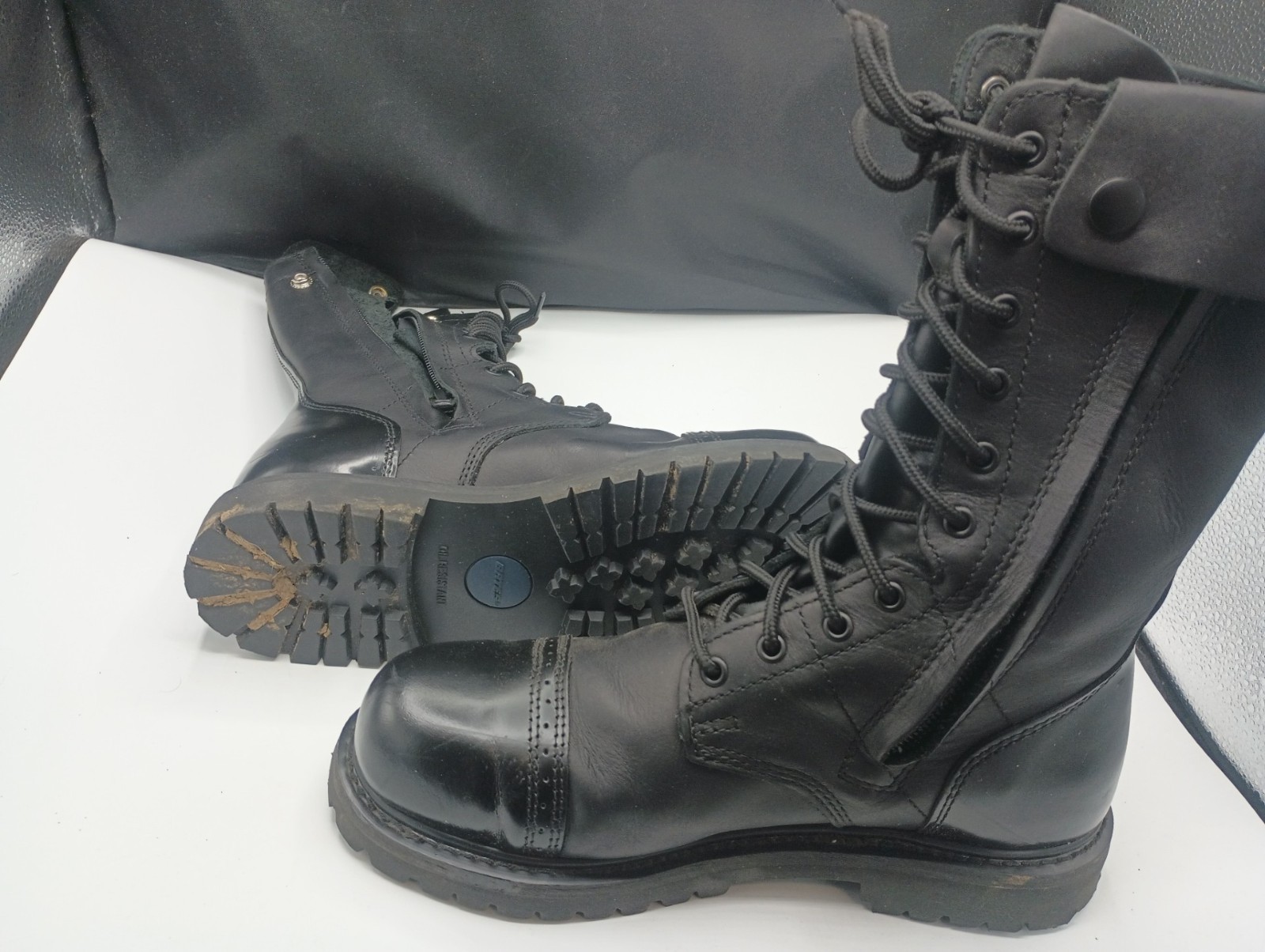 Bates - Paratrooper/11\