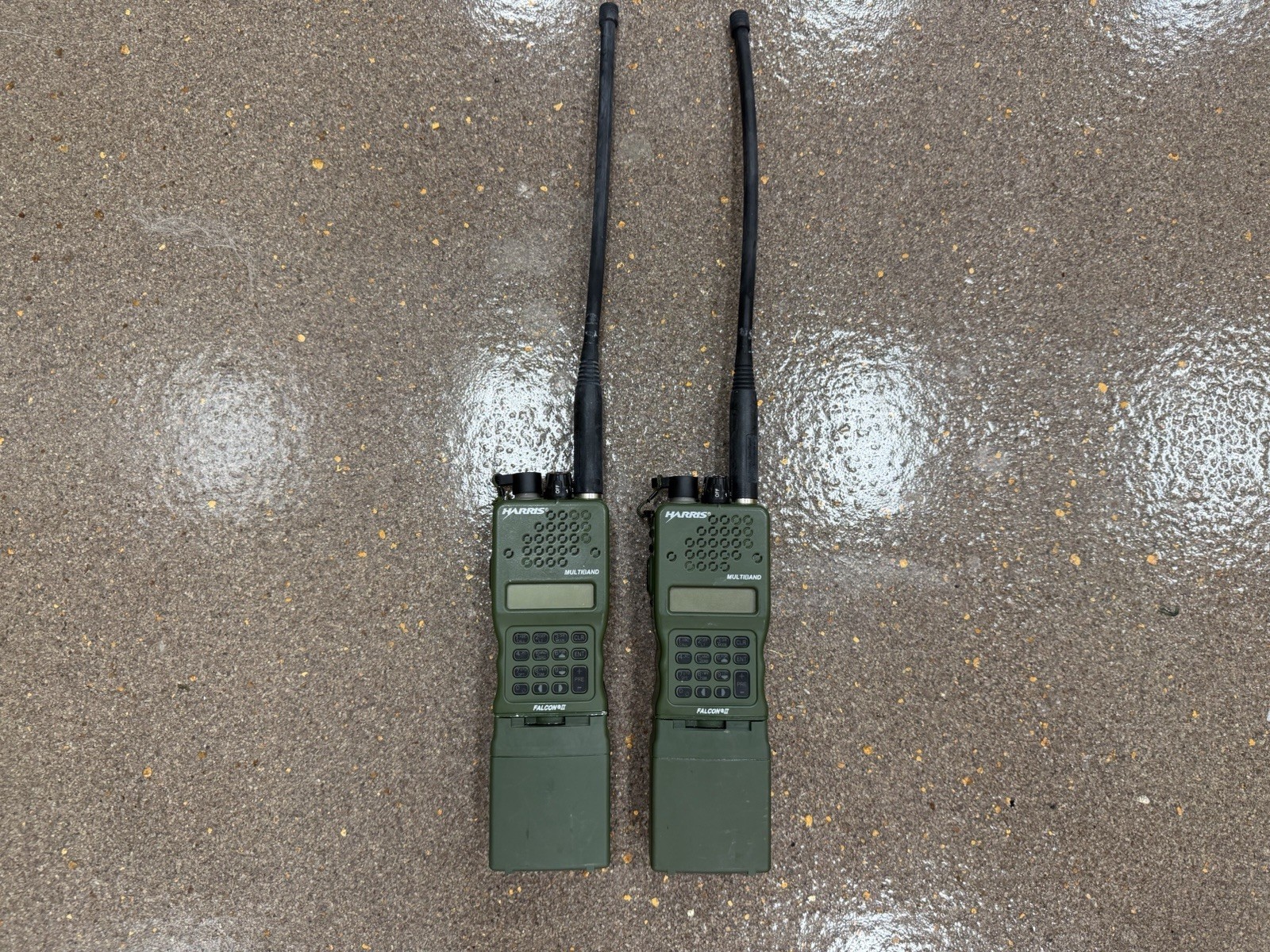 Harris Falcon II RF-5800M-HH Multiband 30-512 MHz Portable Radio with Battery