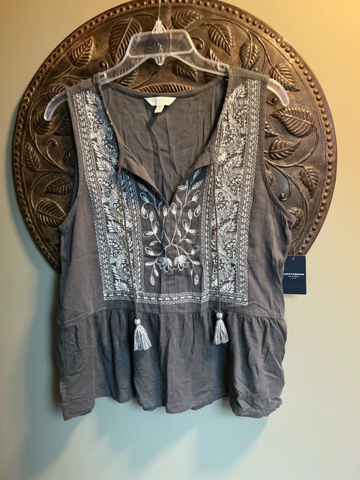 NWT Lucky Brand Boho Embroidery  Gray Sleeveless  Top Size M