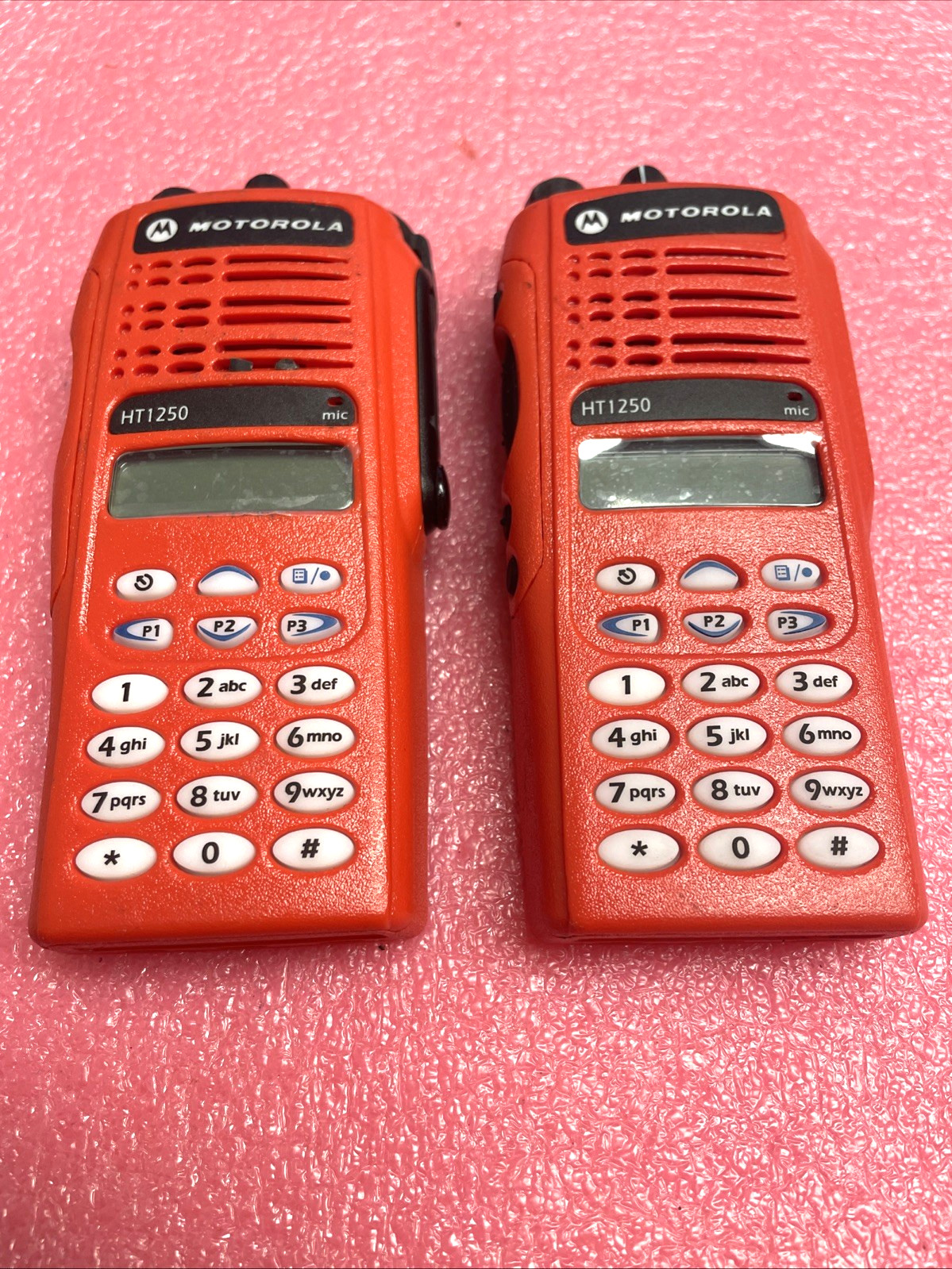 LOT OF 2X MOTOROLA HT1250 AAH25RDH9DP5AN UHF TWO WAY RADIOS**NO BATTERIES**