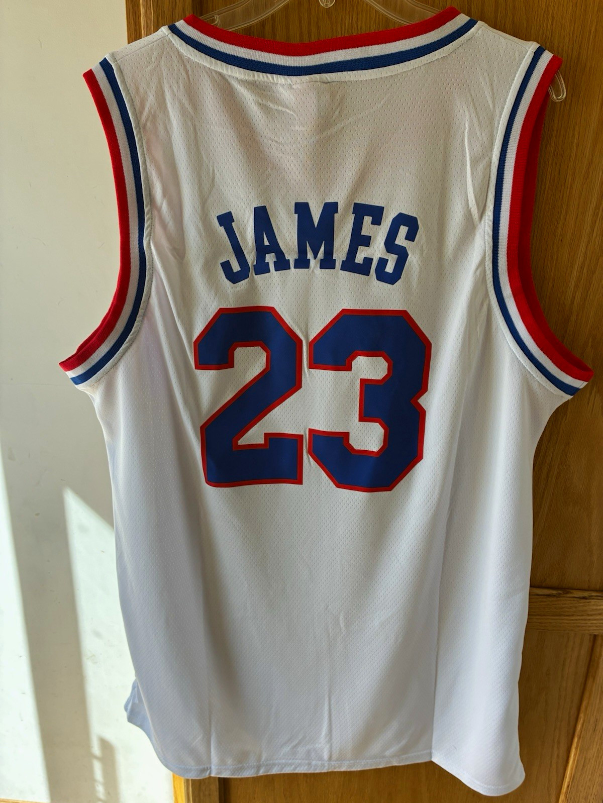 Mitchell & Ness Hardwood Classic LeBron James #23 76ers custom Jersey White XL Mitchell & Ness Hardwood Classic LeBron James #23 76ers custom Jersey White XL