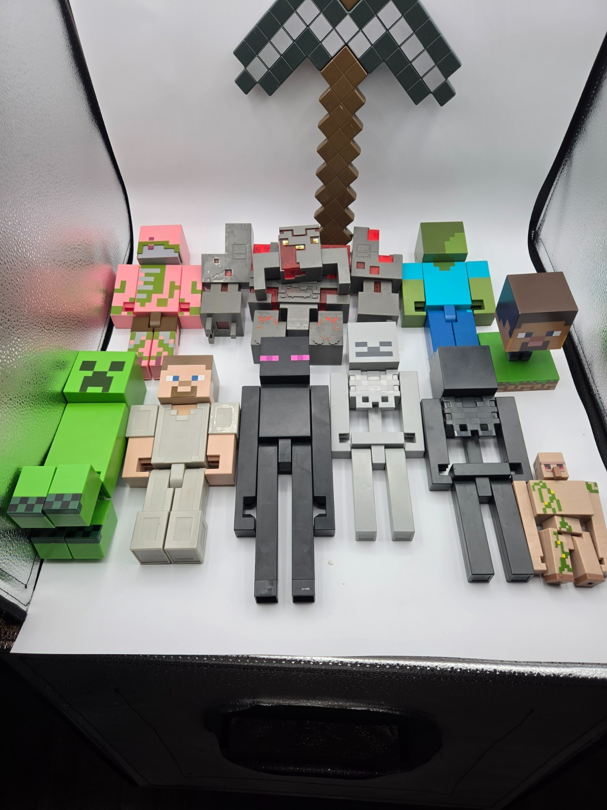 Minecraft Lot 11 Figures TNT Storage Box Grass Block Light Creeper Enderman