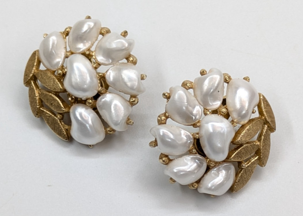 VTG Crown Trifari Baby Tooth Faux Pearl Brushed Gold Tone Cluster Clip Earrings