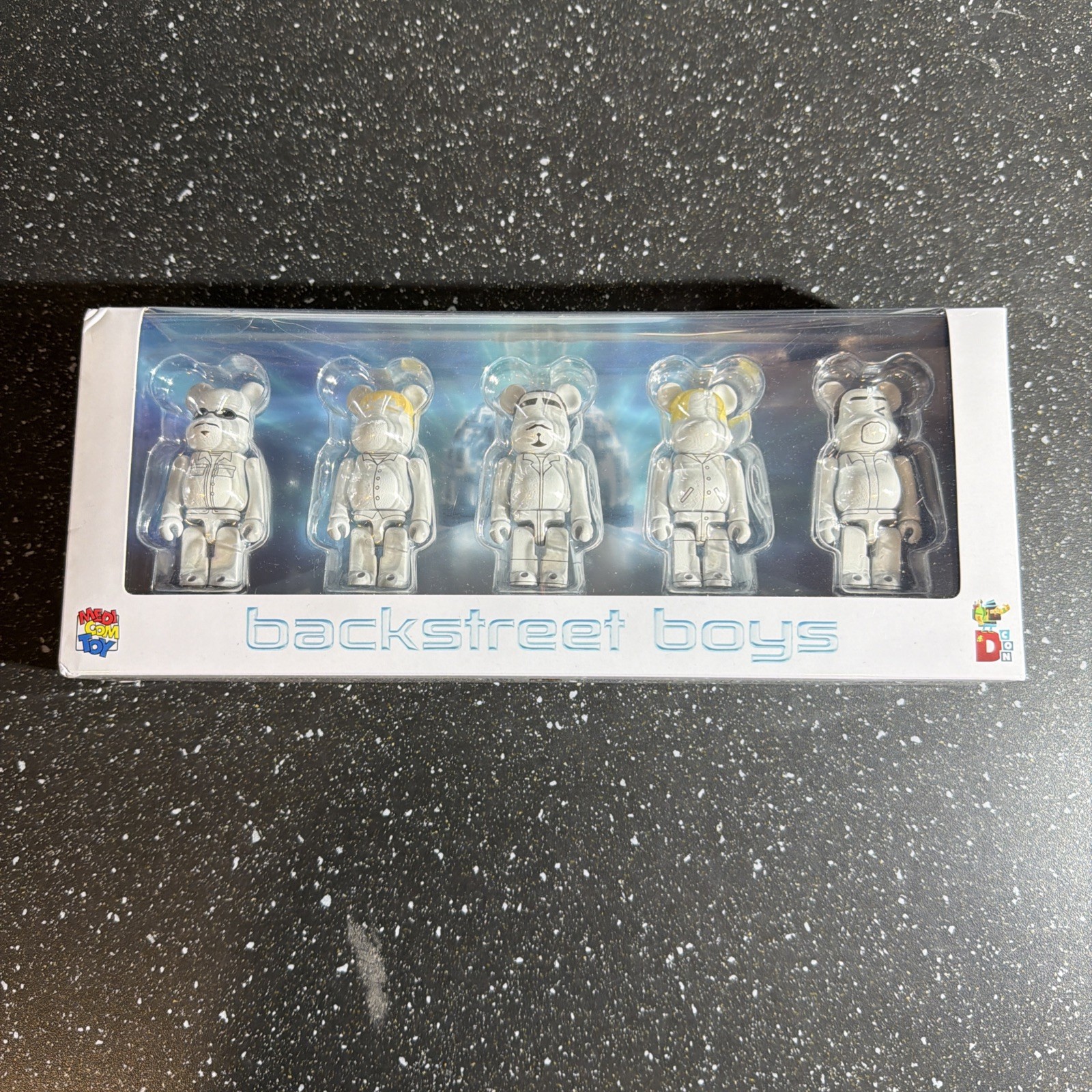 DCON 2025 Backstreet Boys Millennium 100% Bearbrick Set DesignerCon Exclusive DCON 2025 Backstreet Boys Millennium 100% Bearbrick Set DesignerCon Exclusive