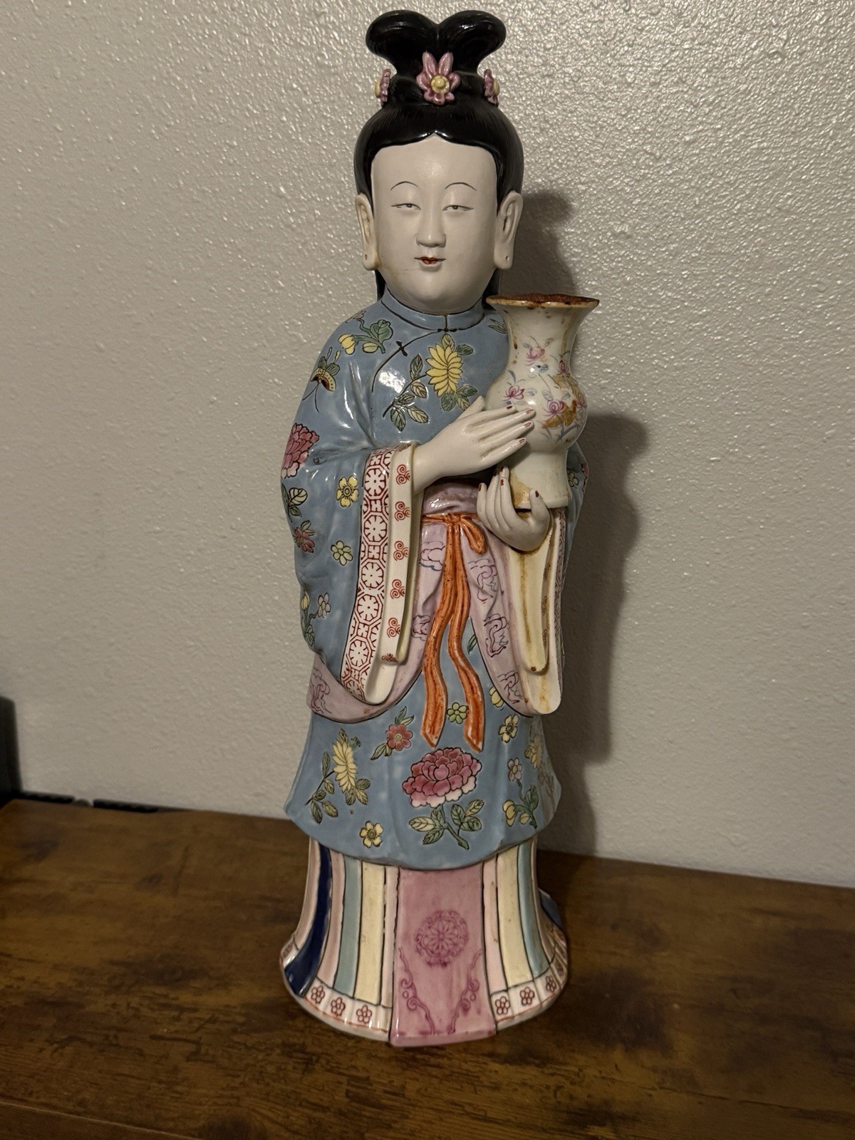 Chinese Export Porcelain Large Court Lady Vase Candleholder 19\