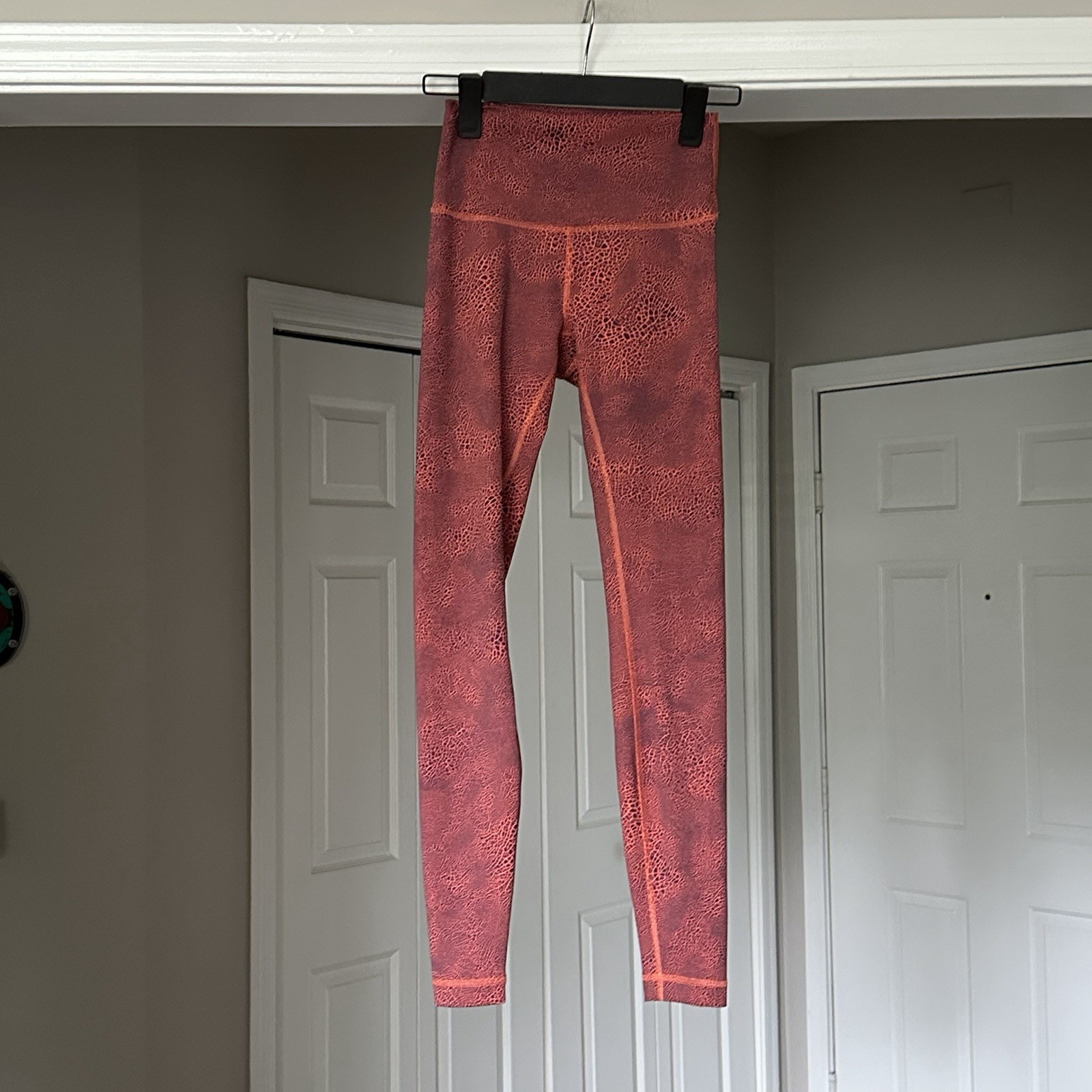 Lululemon Wunder Train High-Rise Crackle Glaze Vintage Orange Larkspur Size 4 Lululemon Wunder Train High-Rise Crackle Glaze Vintage Orange Larkspur Size 4