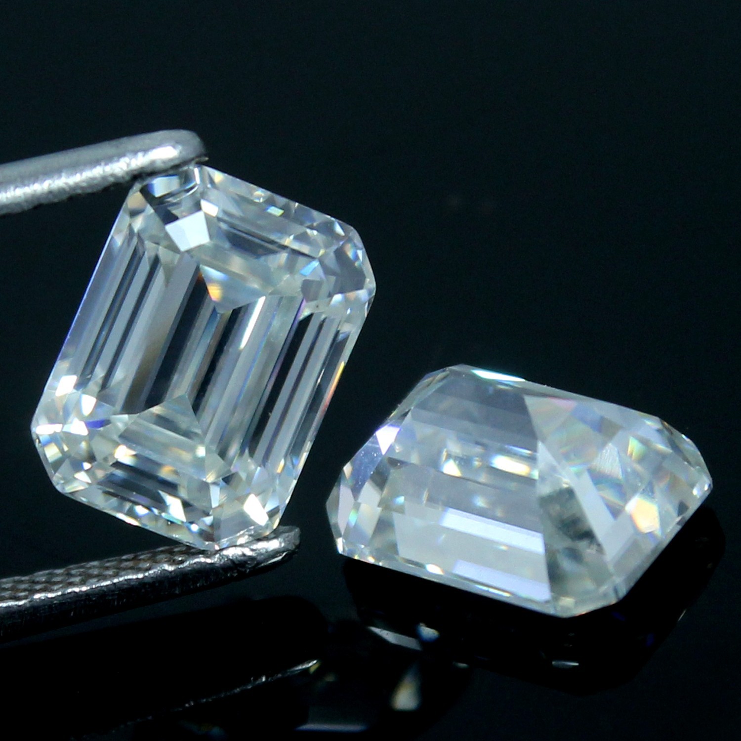 Natural 3.5 Ct Certified D Color VVS1 Excellent Cut 6x8 MM Emerald Pair Diamond