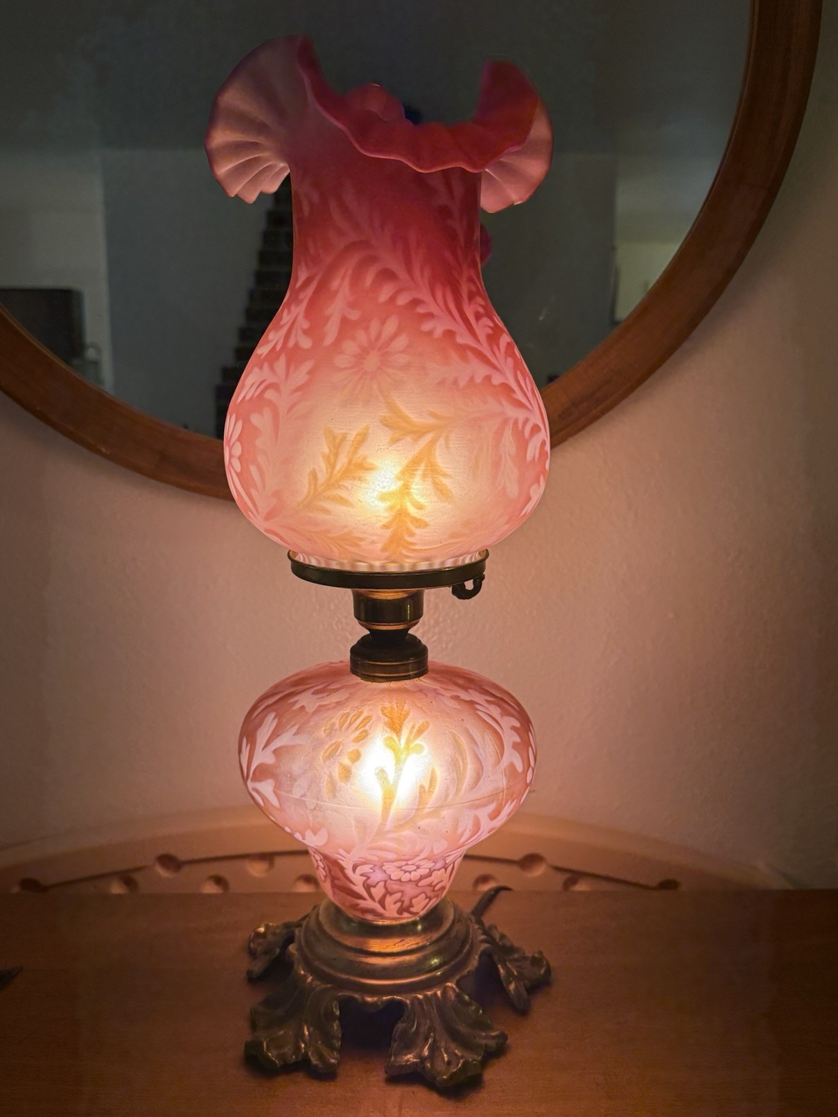 Beautiful Vintage Fenton Cranberry Opalescent Daisy & Fern 3 way lamp