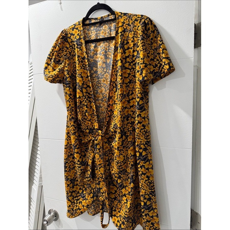 SHEIN Wrap Dress Women Medium Yellow Good Floral Tie Waist Short Sleeve