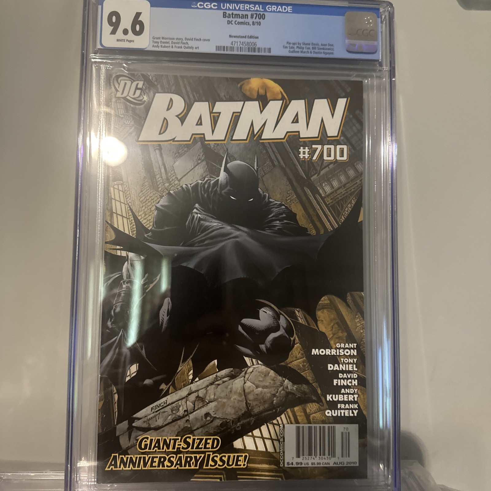 Batman #700 Newsstand Variant (DC Comics August 2010) CGC 9.6 Batman #700 Newsstand Variant (DC Comics August 2010) CGC 9.6