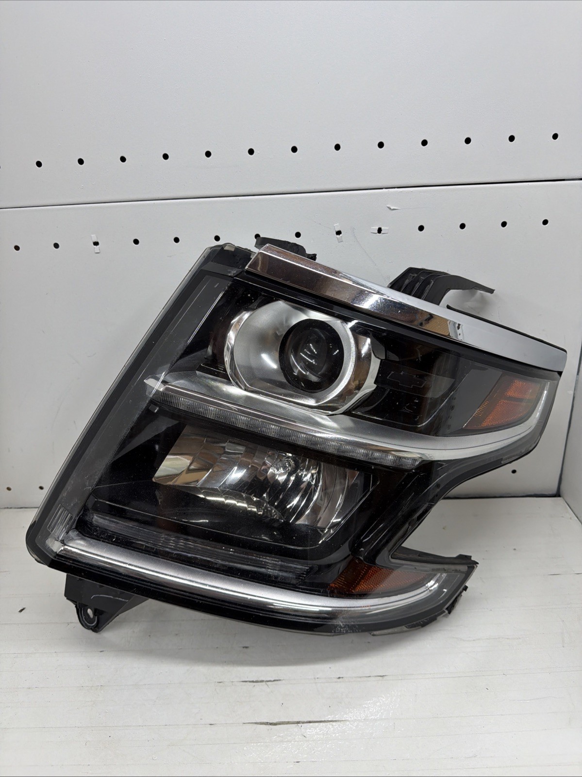 2015-2020 Chevrolet Tahoe Suburban LH Left HID Xenon Headlight OEM OSRAM Ballast