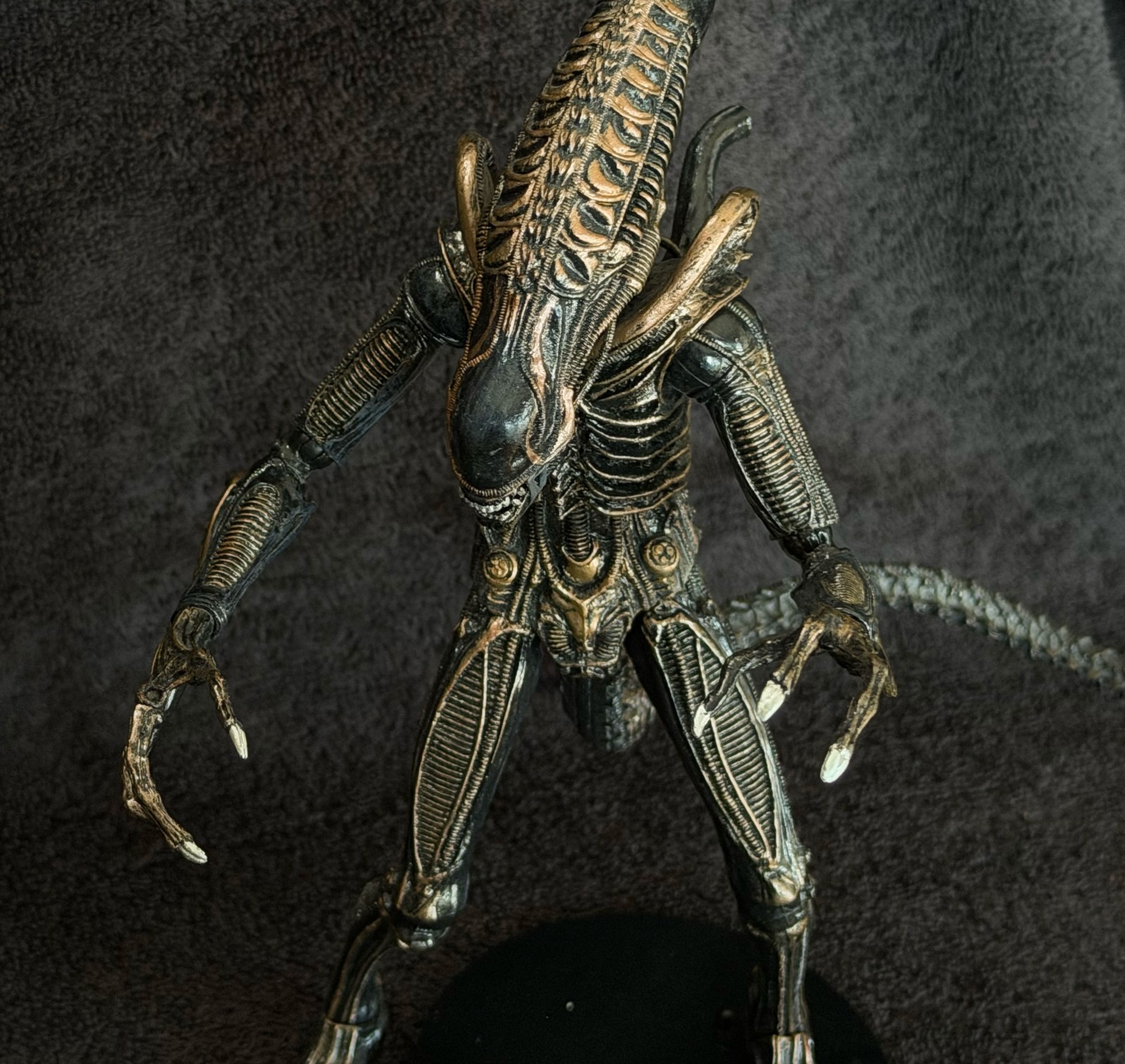 BROWN XENOMORPH WARRIOR • NECA ALIENS BROWN XENOMORPH WARRIOR • NECA ALIENS
