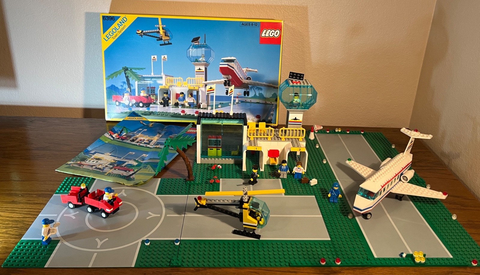 Lego 6396 International Jetport- complete with one substitution, manual and box
