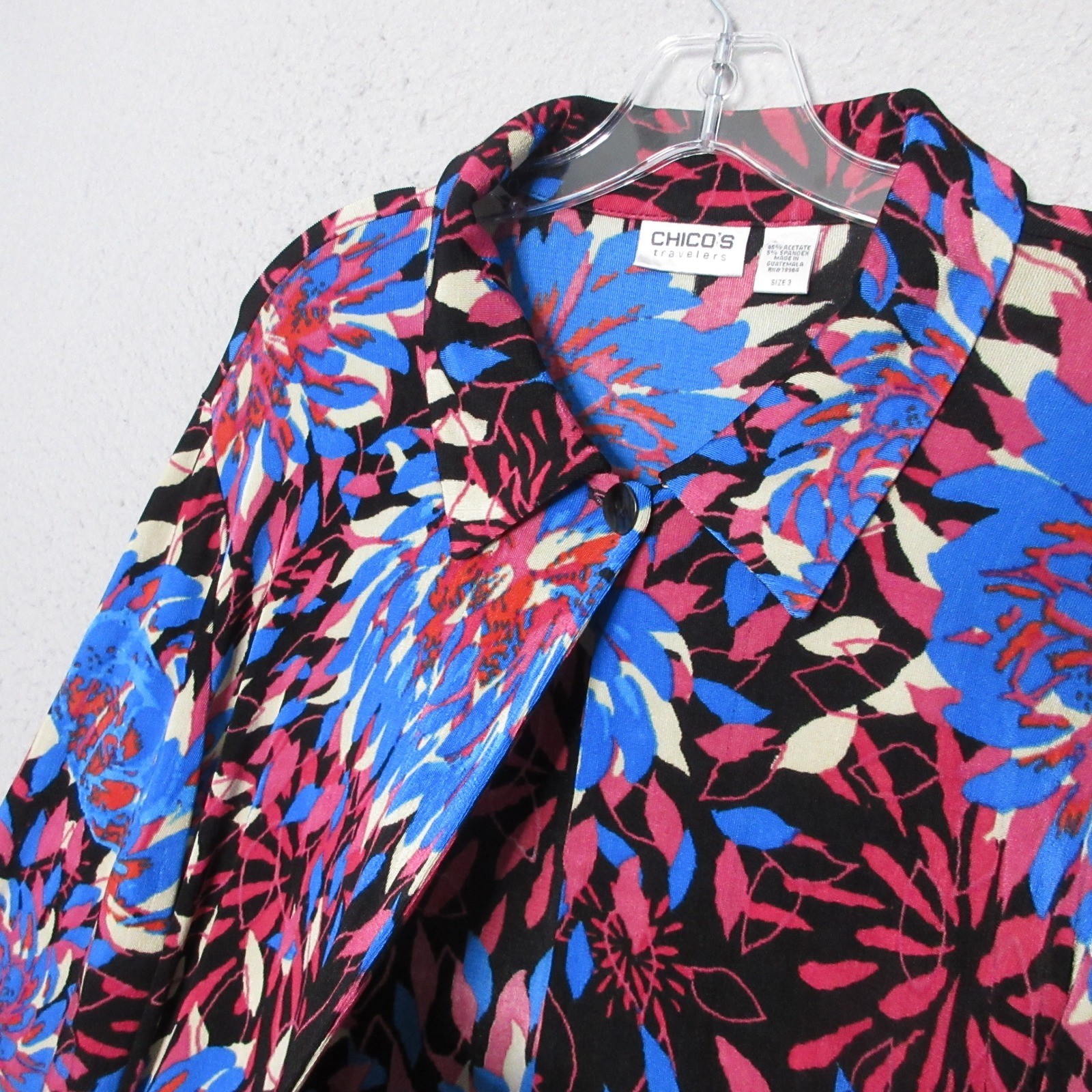 Chicos Travelers Top Floral Slinky Knit Colorful Blue Pink Wrinkle Resistant Art