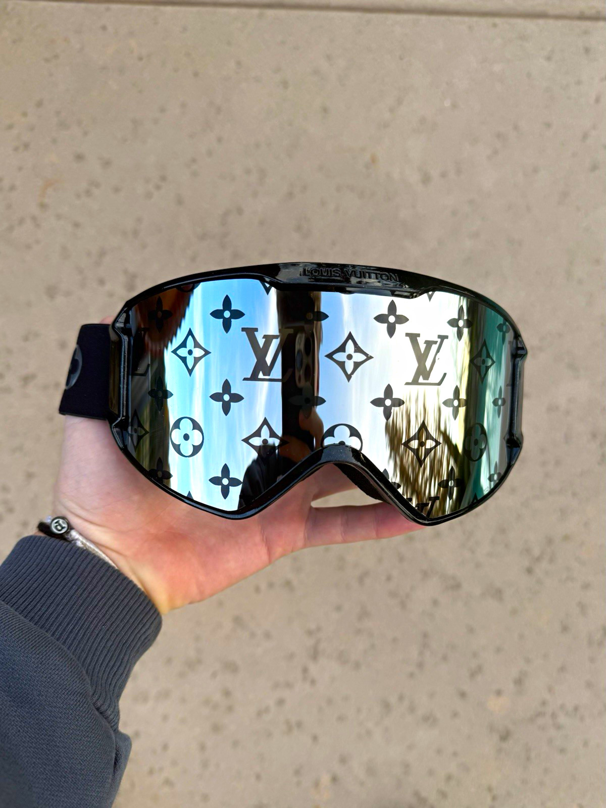 Louis Vuitton Ski Goggles Mirrored Silver Lens Black Frame UV400 Ski/Snow