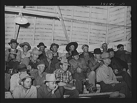 Photo:Ontario Oregon 1930s Livestock Auction Cattle Ranchers Men Audience