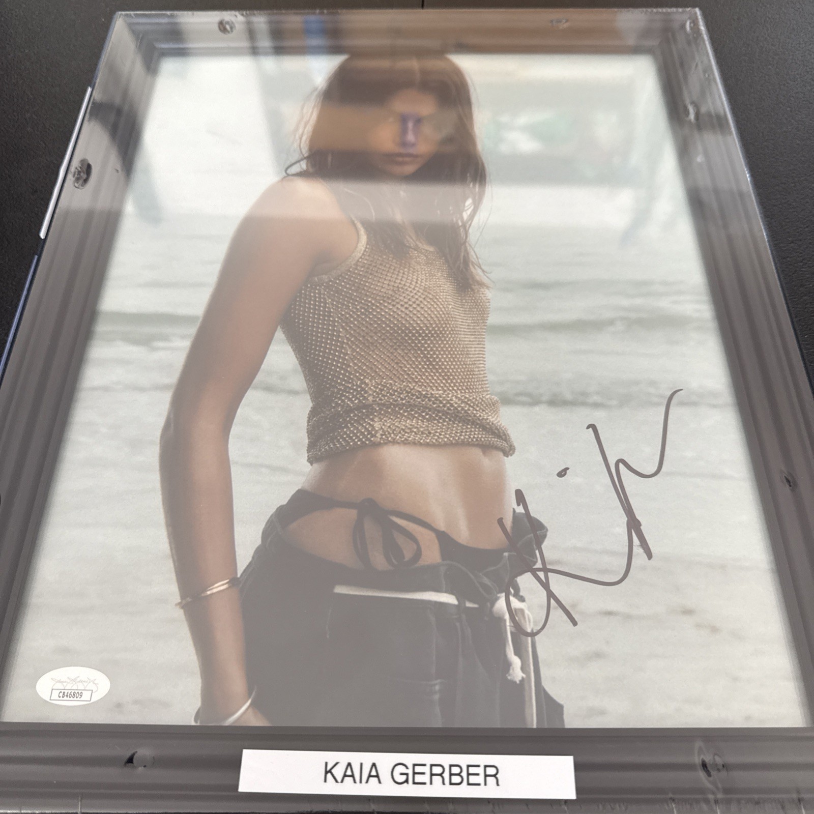 Kaia Gerber (Cindy Crawford’s Daughter) 11x14 Autographed Photo W JSA Cert (VHTF Kaia Gerber (Cindy Crawford’s Daughter) 11x14 Autographed Photo W JSA Cert (VHTF