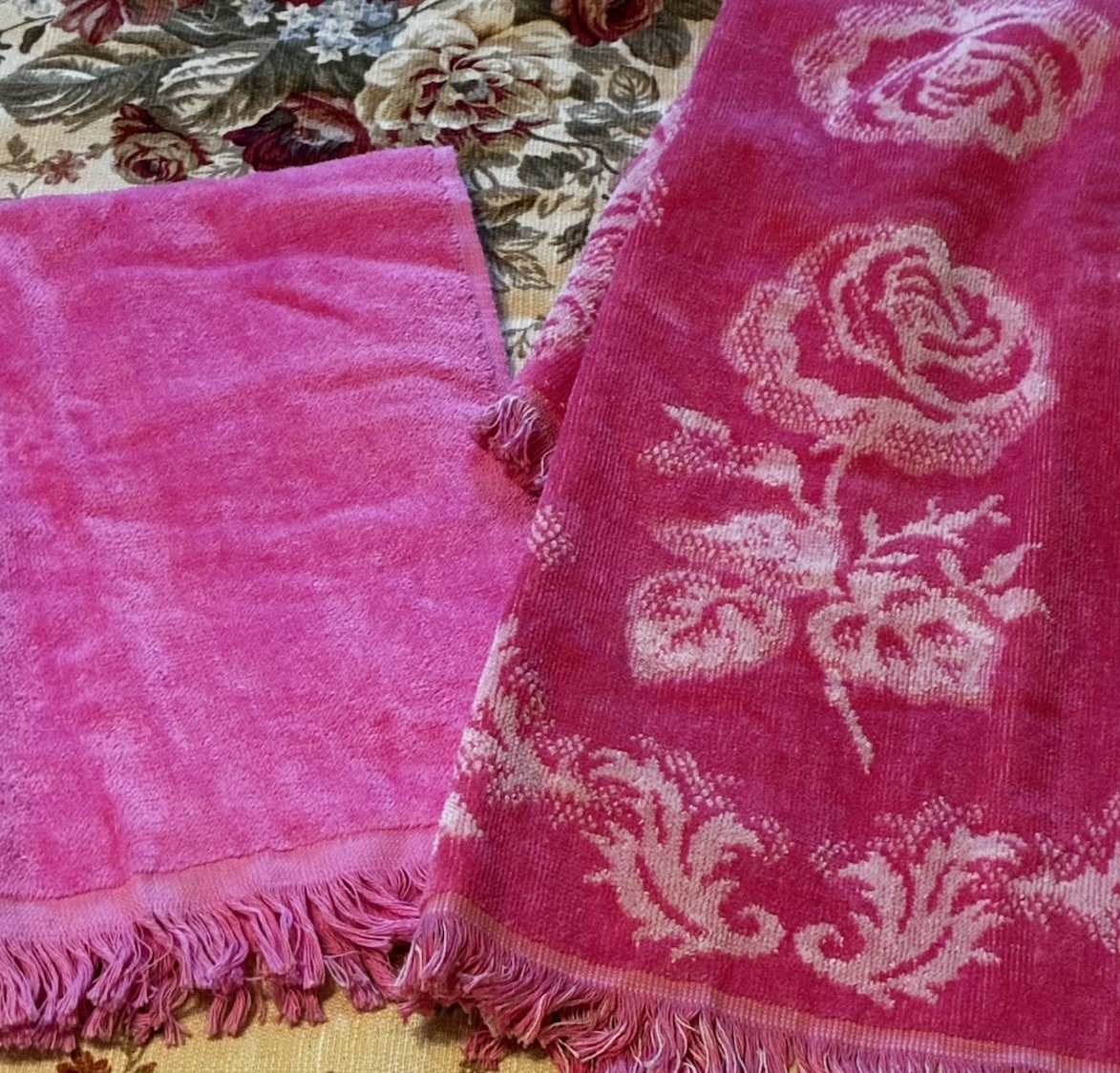 Vintage '60s Hand Towels Pink/Rose 100% Cotton Vintage '60s Hand Towels Pink/Rose 100% Cotton