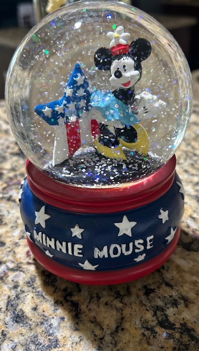 Vintage Disney Minnie Mouse Patriotic Musical Snow Globe – Yankee Doodle Vintage Disney Minnie Mouse Patriotic Musical Snow Globe – Yankee Doodle