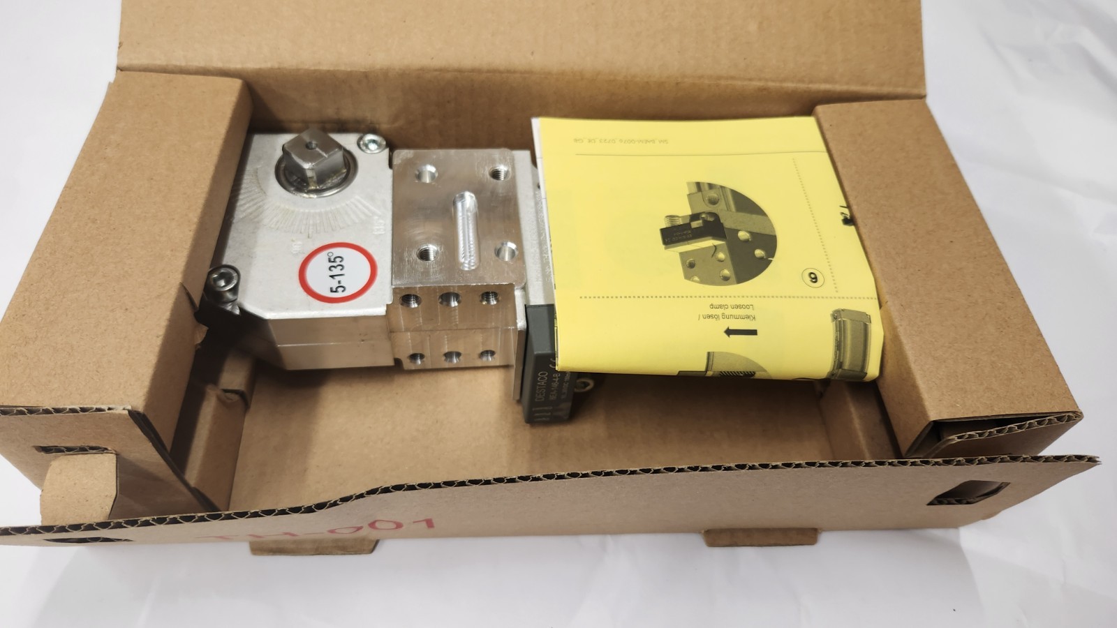 NEW Destaco 82M-3E030040L8 Enclosed Pneumatic Power Hold Down Clamp NEW IN BOX