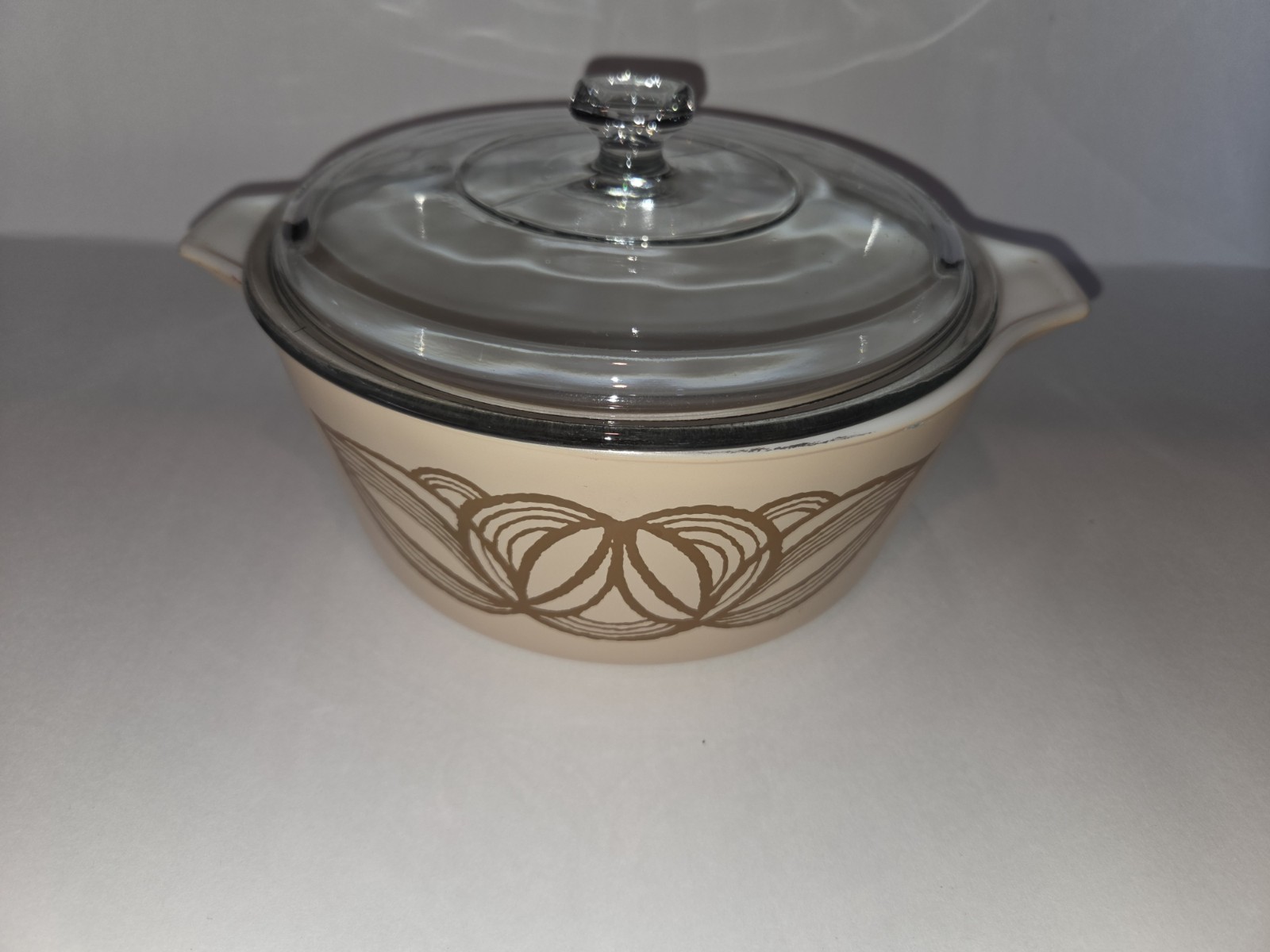 Vintage Pyrex Raffia \