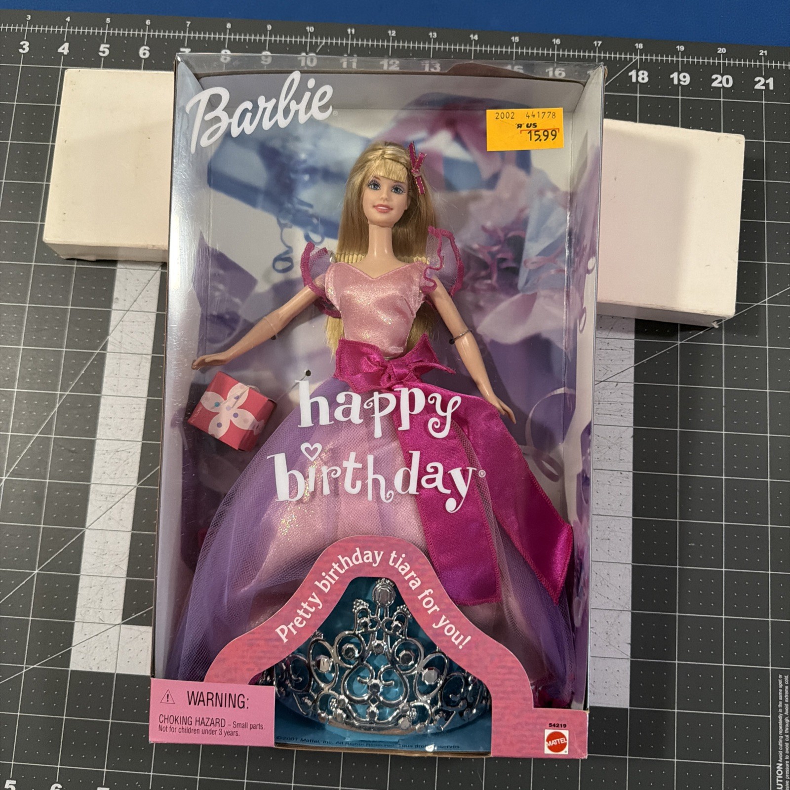 Mattel Happy Birthday Barbie With Tiara 54219 - New 2001 NRFB Mattel Happy Birthday Barbie With Tiara 54219 - New 2001 NRFB