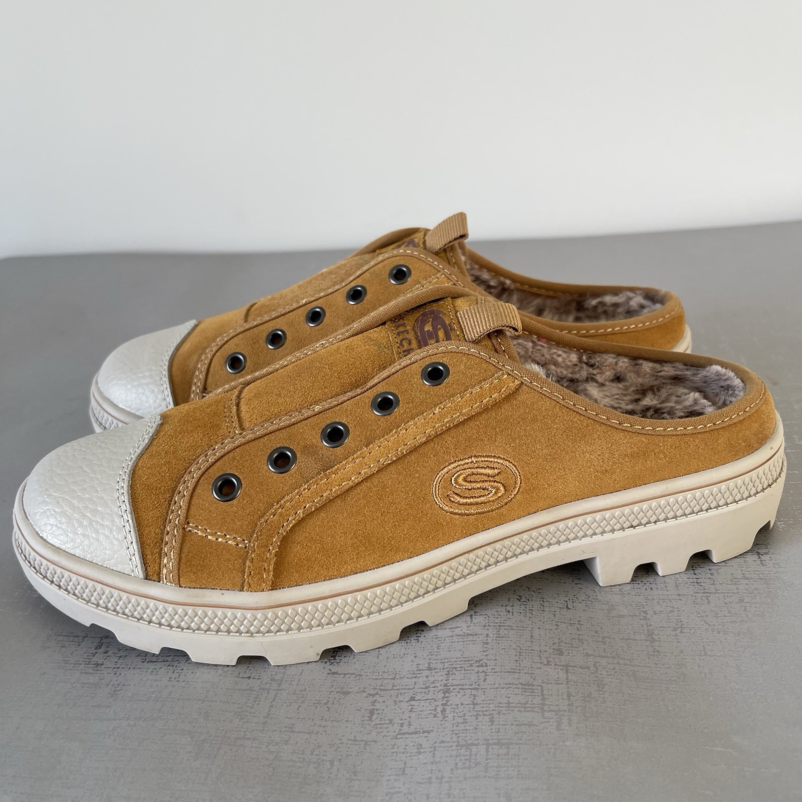 Skechers Suede Cozy Lug Sole Mule Sneakers Yellow Womens 7.5 Slip On Shoes Skechers Suede Cozy Lug Sole Mule Sneakers Yellow Womens 7.5 Slip On Shoes
