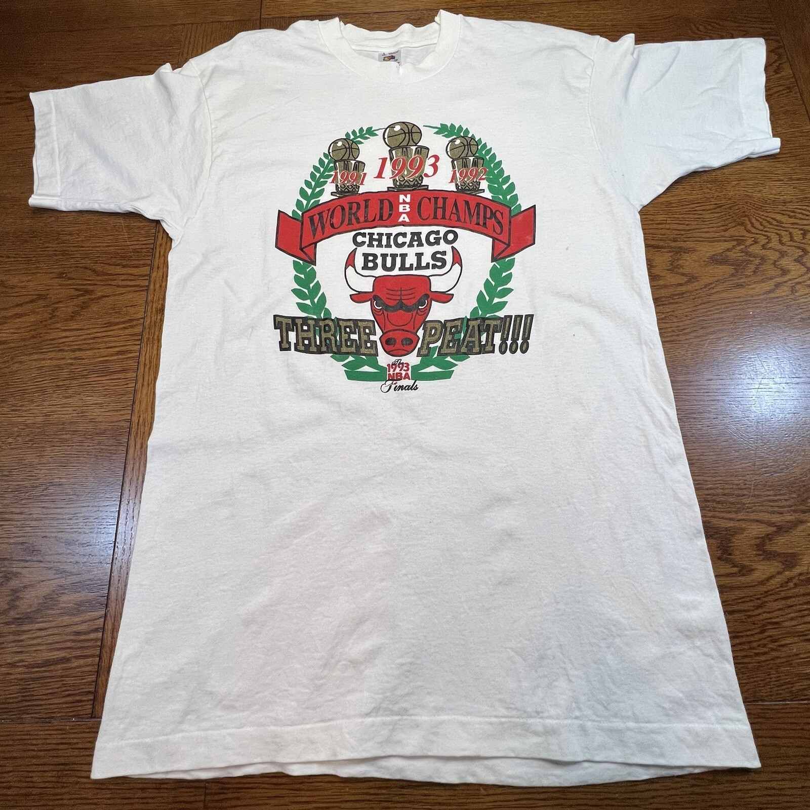 Vintage 1993 Chicago Bulls Three Peat NBA World Champions T Shirt Sz Large USA Vintage 1993 Chicago Bulls Three Peat NBA World Champions T Shirt Sz Large USA