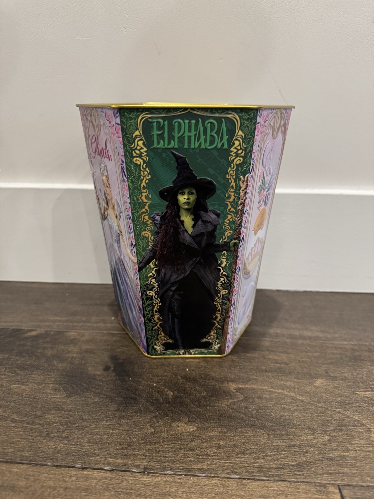 Wicked 2 Movie Hexagon Popcorn Bucket 2025 Cinemark AMC Theaters In Hand NEW Wicked 2 Movie Hexagon Popcorn Bucket 2025 Cinemark AMC Theaters In Hand NEW