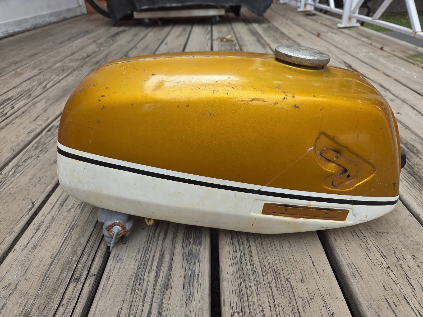 1971 Honda cb175 gas tank. OEM 1971 Honda cb175 gas tank. OEM