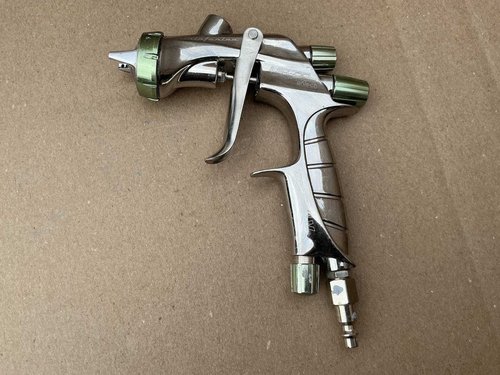 Anest Iwata LS400 Gravity Spray Gun