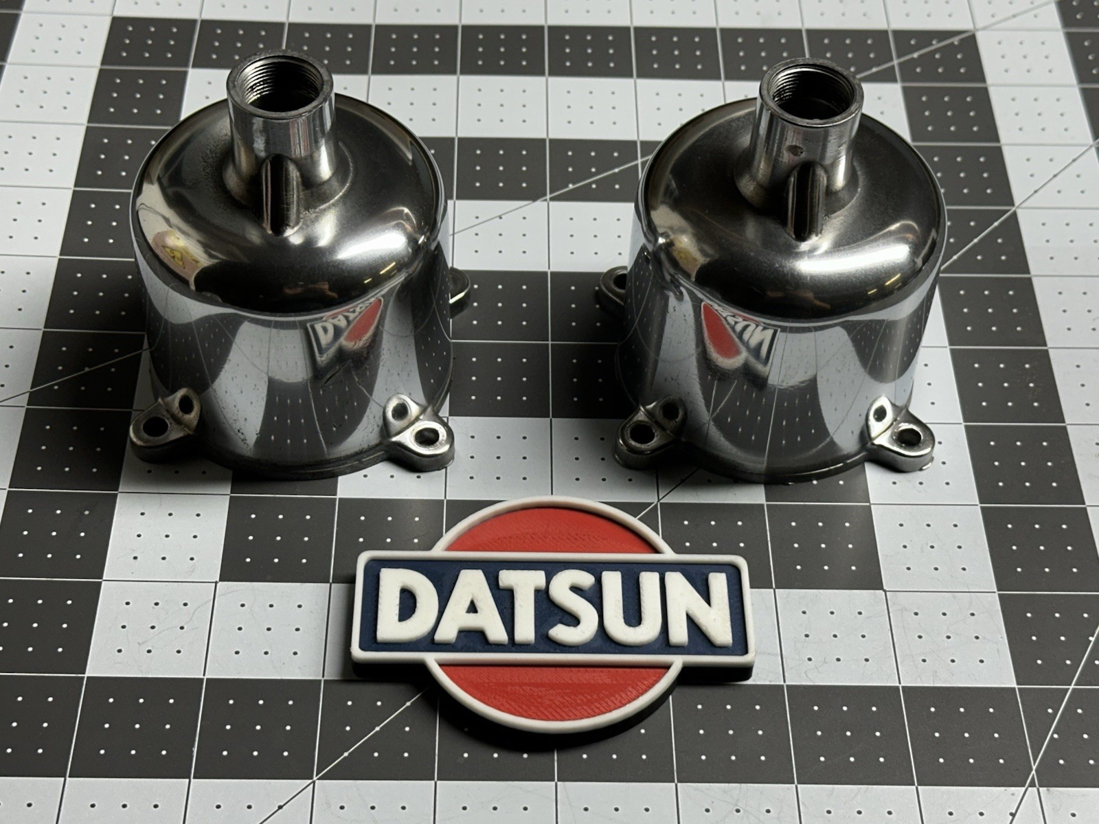 Hitachi HJG46W Polished Dashpots 4 Screw Round Top Carbs 1970-71 Datsun 240z
